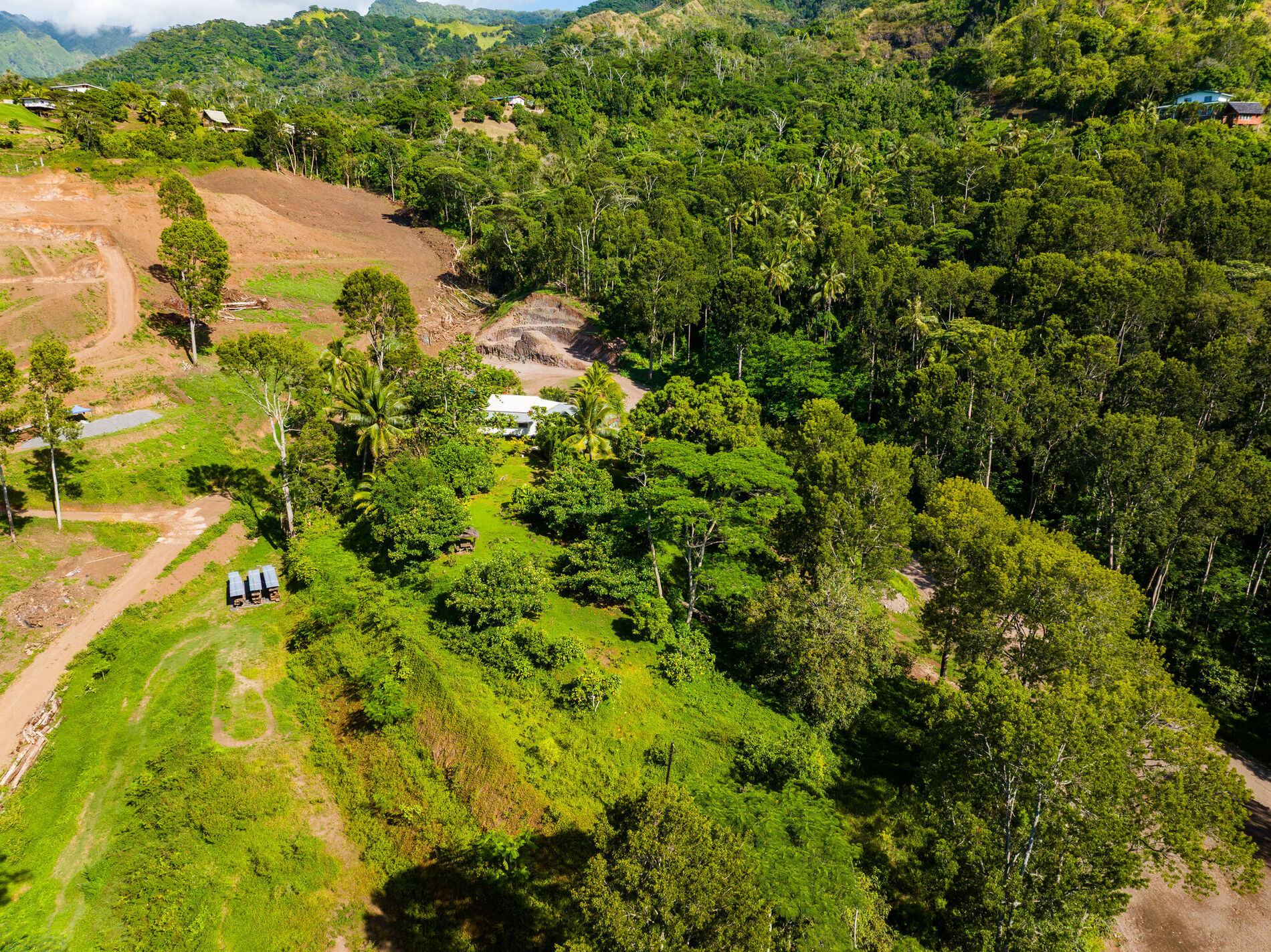 Chantier de terrassement à Hiva Oa